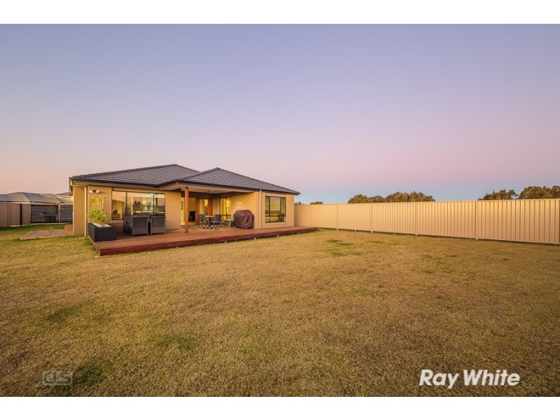 8 Clubrush Court, Banksia Beach QLD 4507