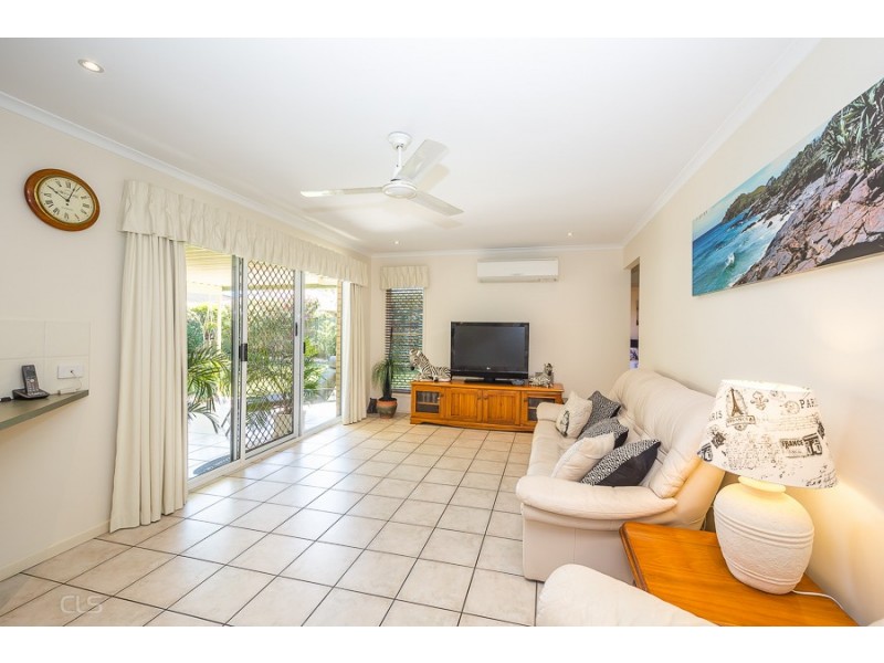 54 Topsail Circuit, Banksia Beach QLD 4507