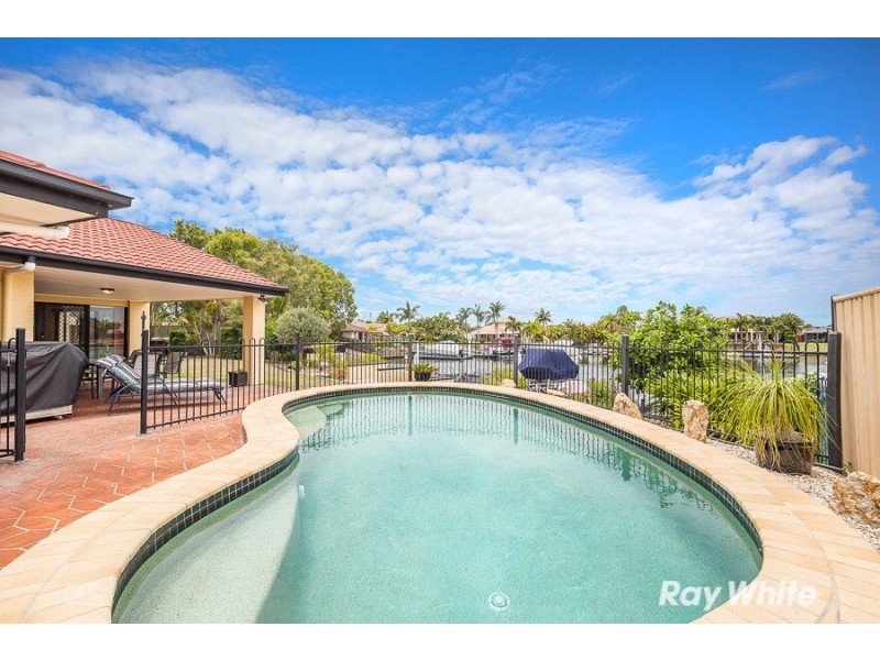 15 Bowsprit Crescent, Banksia Beach QLD 4507
