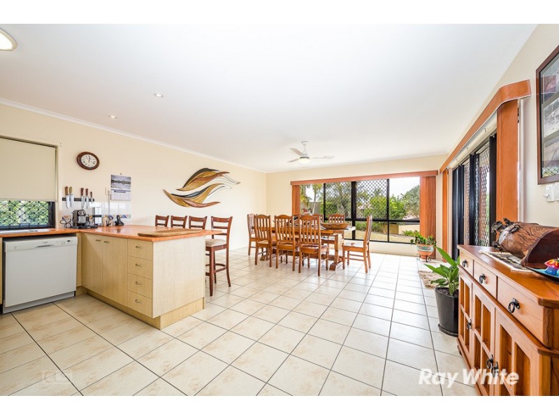 15 Bowsprit Crescent, Banksia Beach QLD 4507