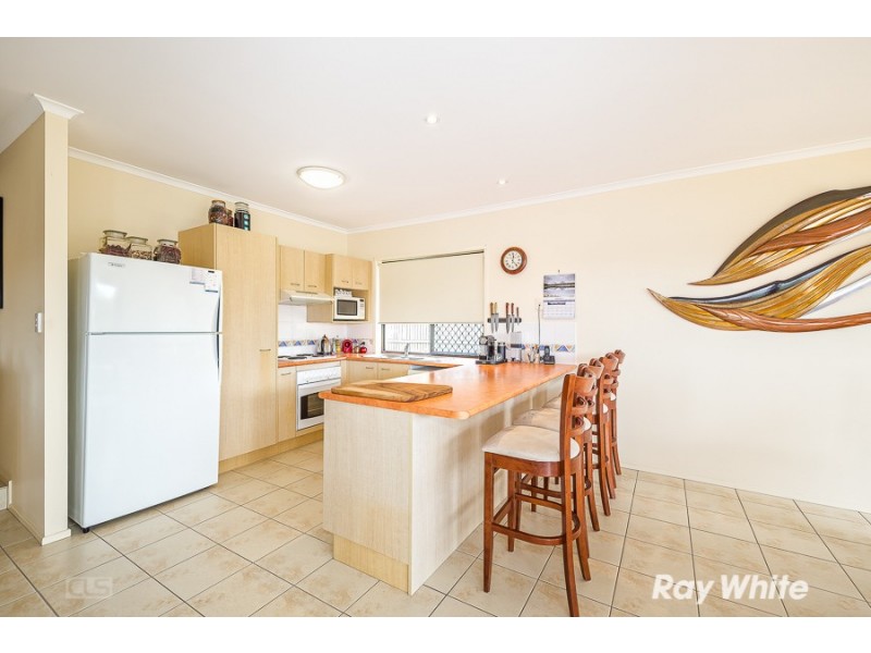 15 Bowsprit Crescent, Banksia Beach QLD 4507