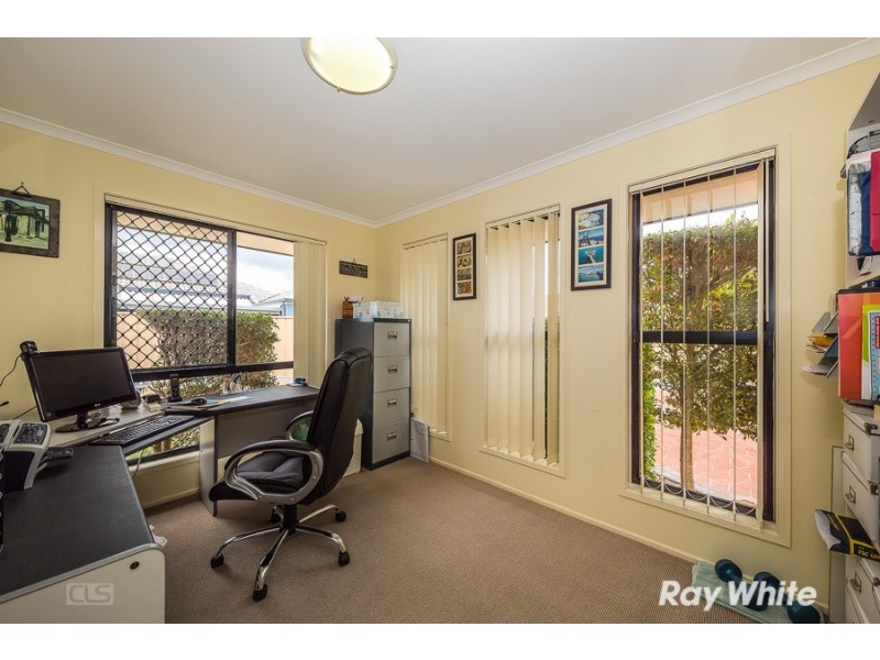 15 Bowsprit Crescent, Banksia Beach QLD 4507