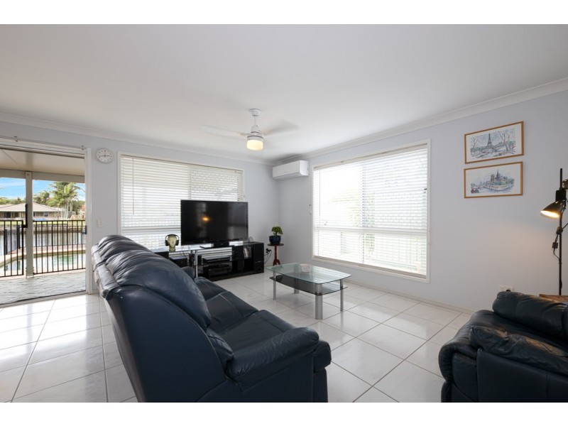 2/65 Oleander Drive, Bongaree QLD 4507