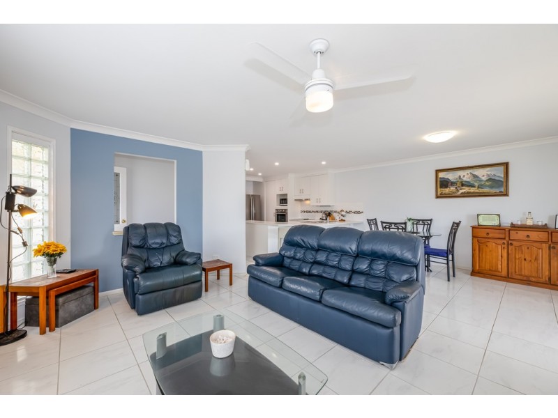 2/65 Oleander Drive, Bongaree QLD 4507