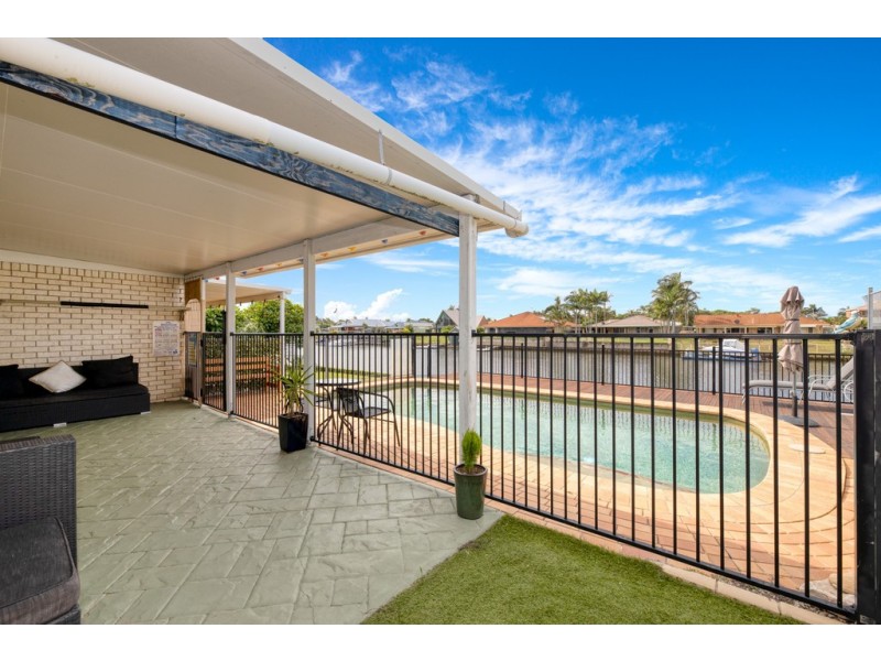 2/65 Oleander Drive, Bongaree QLD 4507