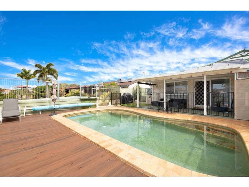 2/65 Oleander Drive, Bongaree QLD 4507