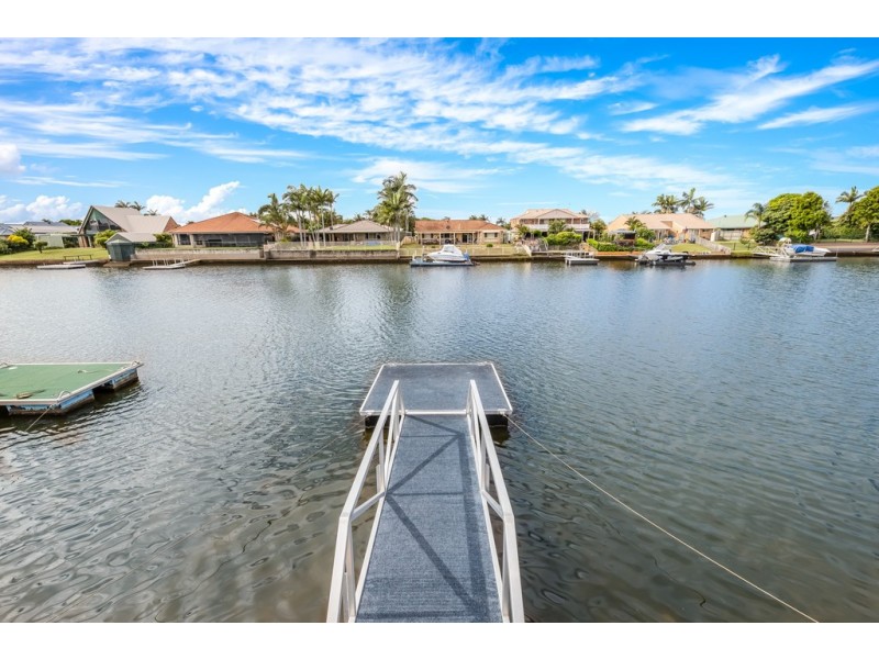 2/65 Oleander Drive, Bongaree QLD 4507