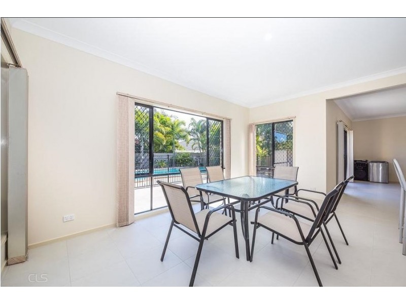 10 Cremorne Court, Sandstone Point QLD 4511