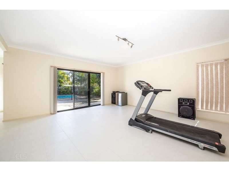 10 Cremorne Court, Sandstone Point QLD 4511