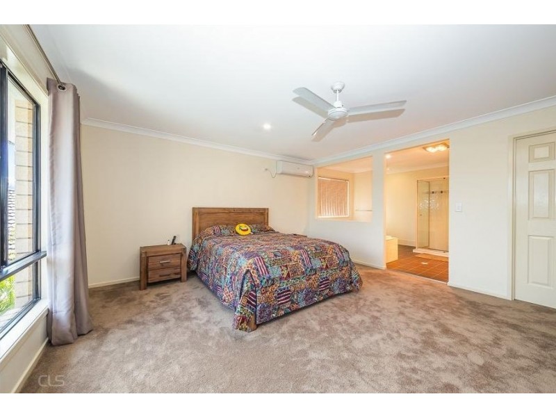 10 Cremorne Court, Sandstone Point QLD 4511