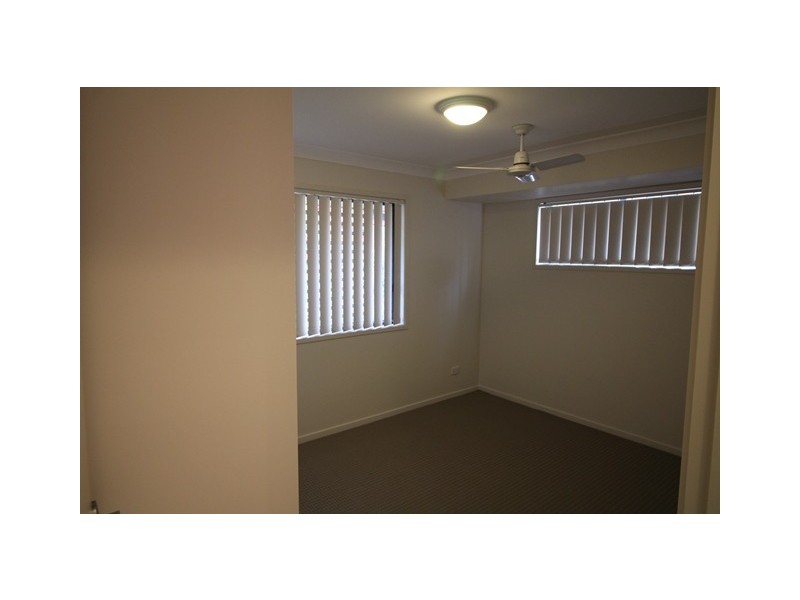 7 Seabreeze Court, Sandstone Point QLD 4511