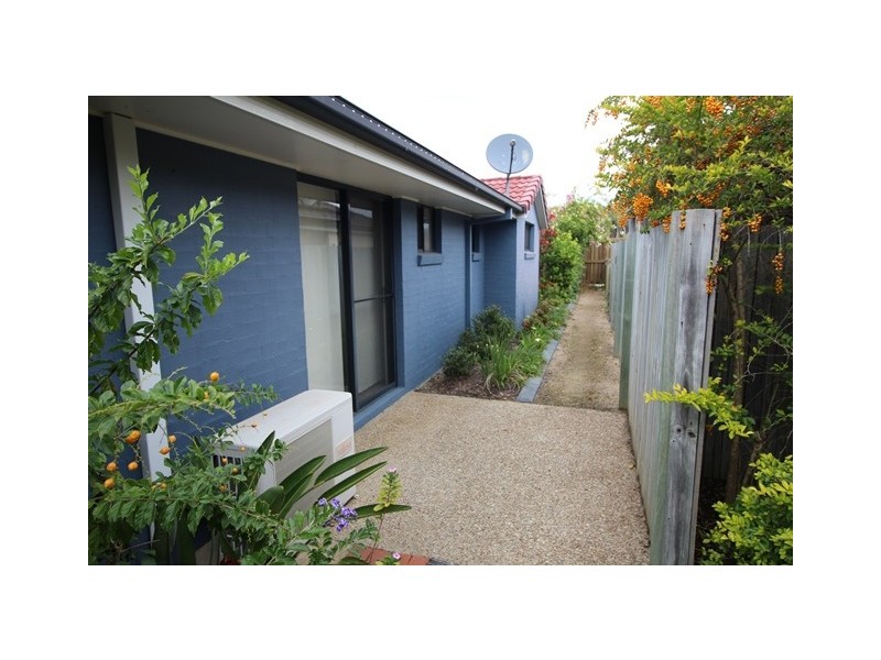 7 Seabreeze Court, Sandstone Point QLD 4511