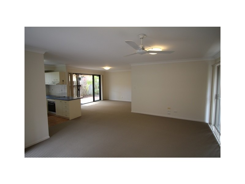 7 Seabreeze Court, Sandstone Point QLD 4511