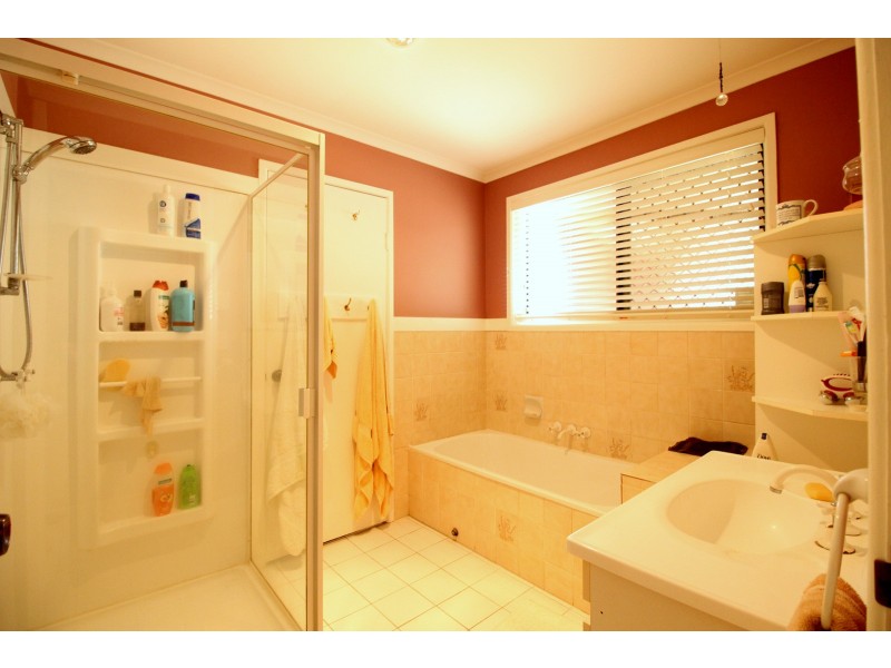 65 Bestmann Road East, Sandstone Point QLD 4511