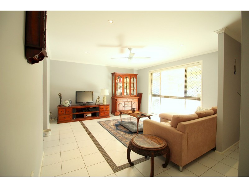 65 Bestmann Road East, Sandstone Point QLD 4511