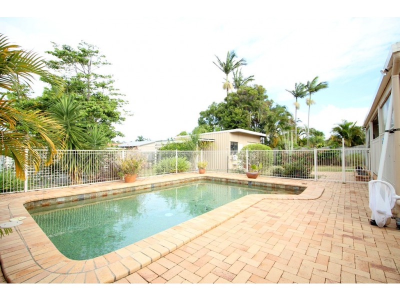 65 Bestmann Road East, Sandstone Point QLD 4511