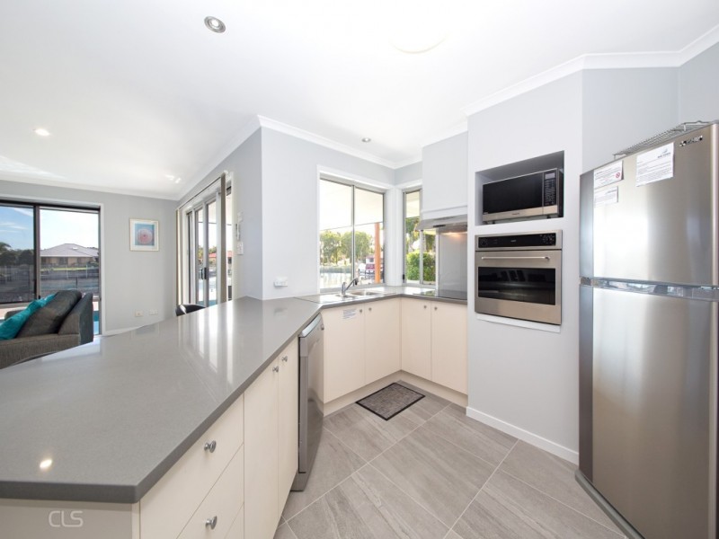10 Trimaran Court, Banksia Beach QLD 4507