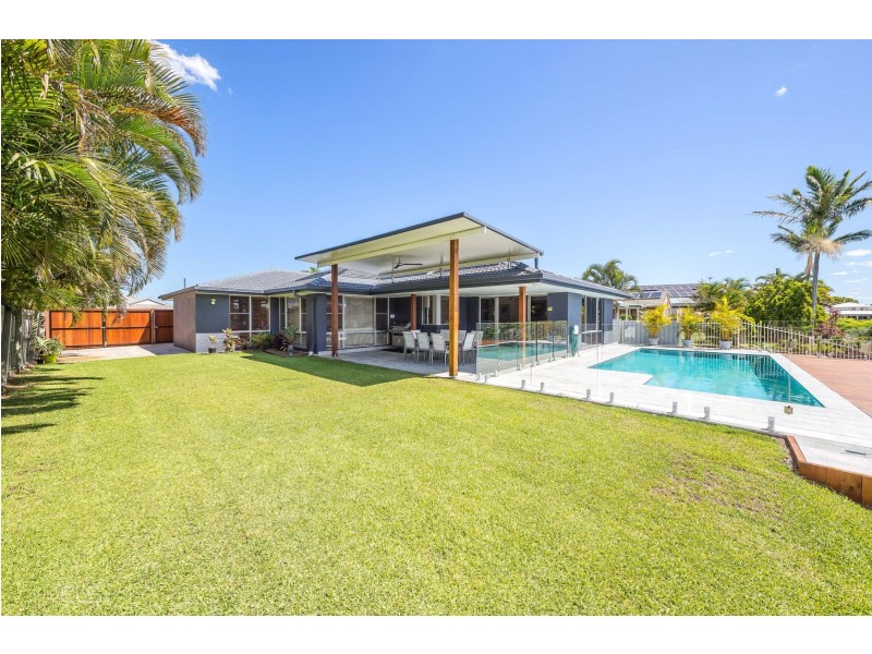 10 Trimaran Court, Banksia Beach QLD 4507