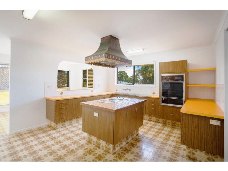 15 Avon Avenue, Banksia Beach QLD 4507