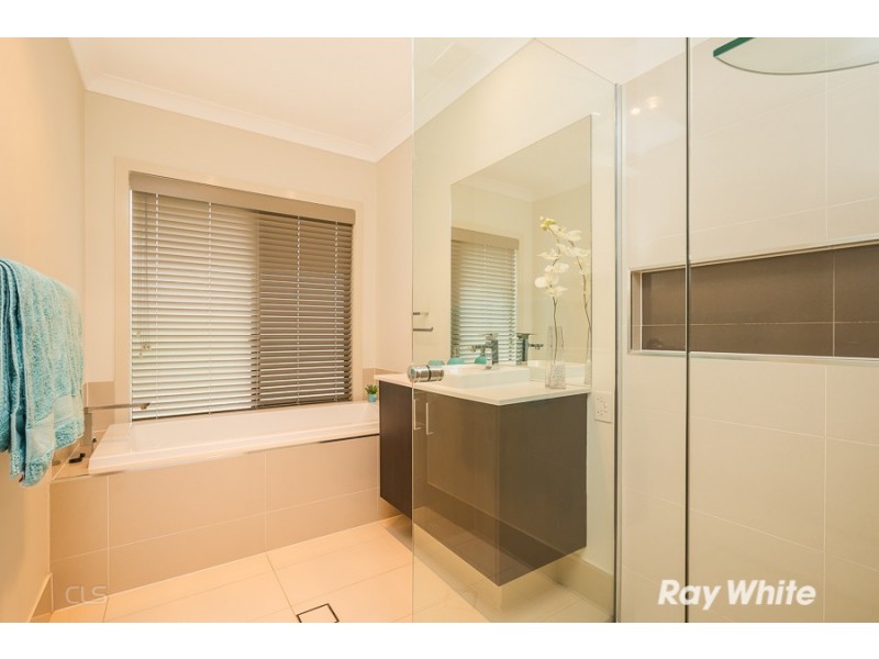 1 Honeymyrtle Street, Banksia Beach QLD 4507