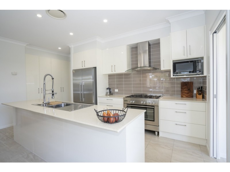 71 Pentas Drive, Bongaree QLD 4507