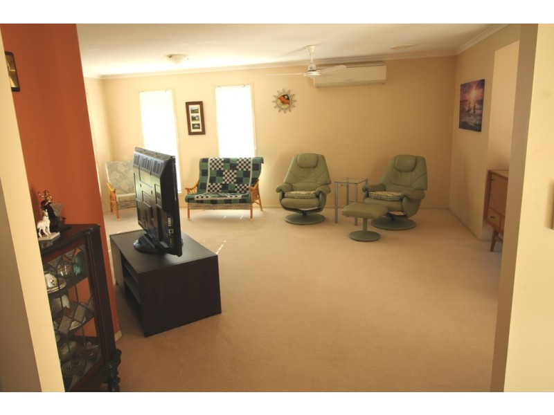 7 Leeward Place, Banksia Beach QLD 4507