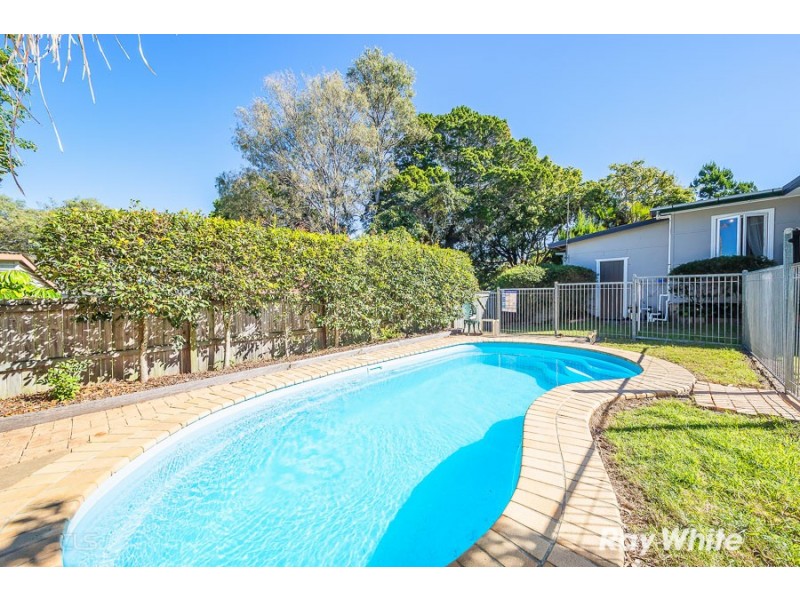 4 Foster Street, Bongaree QLD 4507