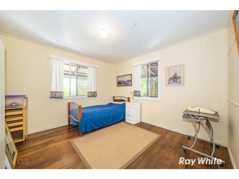 4 Foster Street, Bongaree QLD 4507
