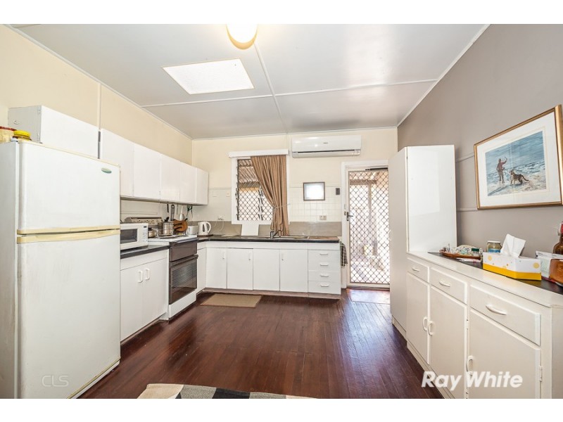 4 Foster Street, Bongaree QLD 4507