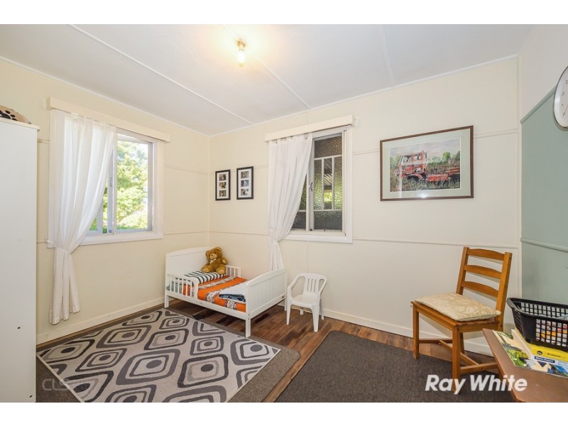 4 Foster Street, Bongaree QLD 4507