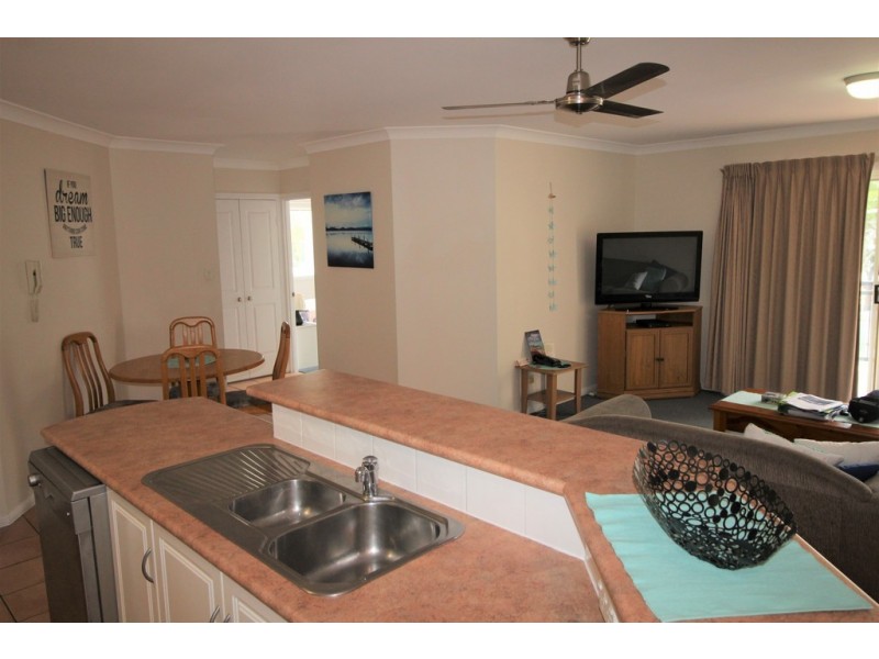 18/21-27 Sylvan Beach Esplanade, Bellara QLD 4507