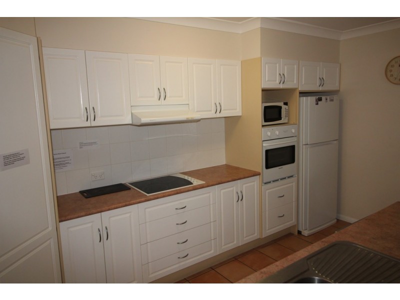 18/21-27 Sylvan Beach Esplanade, Bellara QLD 4507