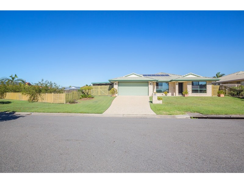 15 Queenscliff Court, Sandstone Point QLD 4511