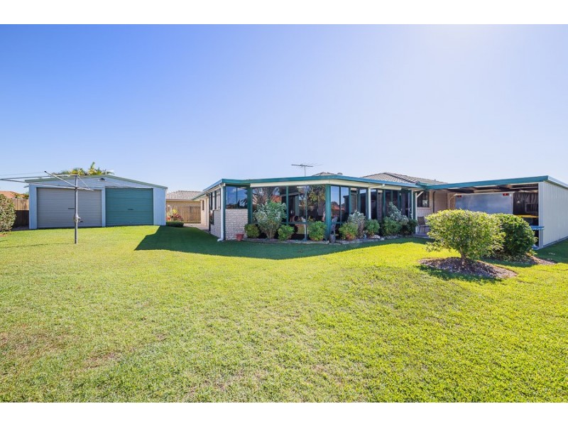 15 Queenscliff Court, Sandstone Point QLD 4511