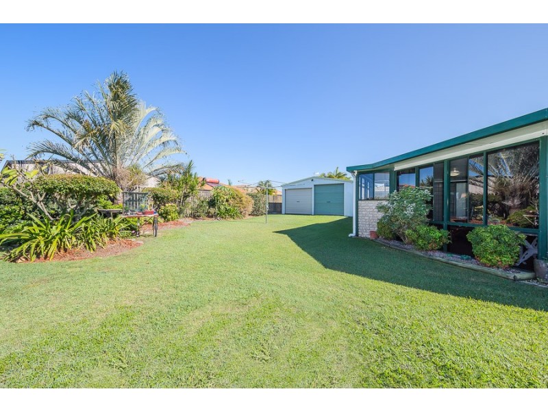 15 Queenscliff Court, Sandstone Point QLD 4511