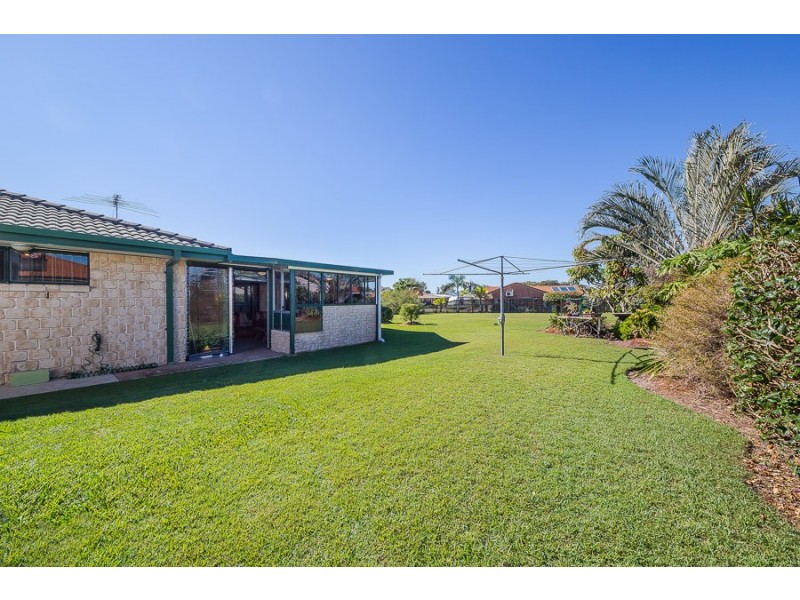 15 Queenscliff Court, Sandstone Point QLD 4511