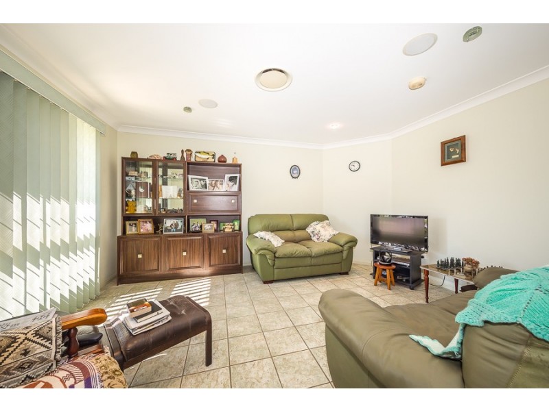 15 Queenscliff Court, Sandstone Point QLD 4511