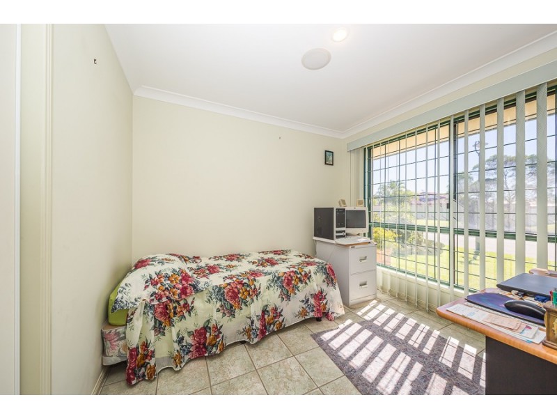 15 Queenscliff Court, Sandstone Point QLD 4511