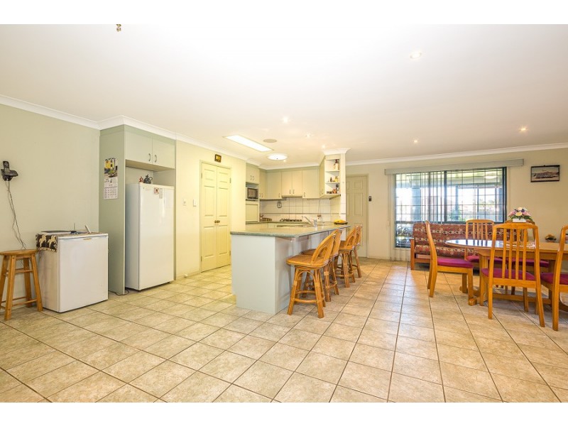 15 Queenscliff Court, Sandstone Point QLD 4511