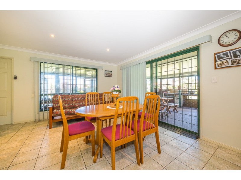 15 Queenscliff Court, Sandstone Point QLD 4511