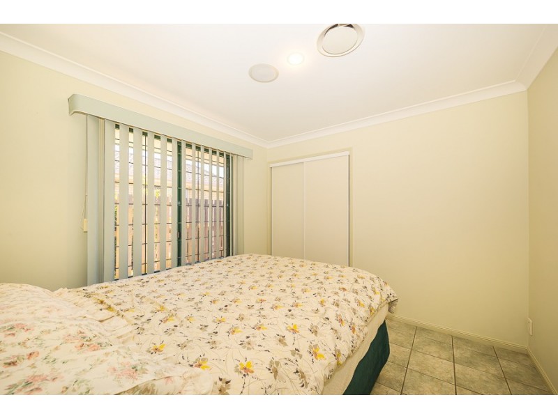 15 Queenscliff Court, Sandstone Point QLD 4511