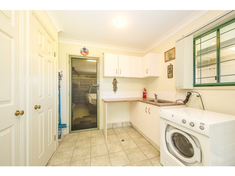 15 Queenscliff Court, Sandstone Point QLD 4511