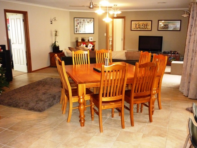 17 Lakewood Ave, Mount Gambier SA 5290