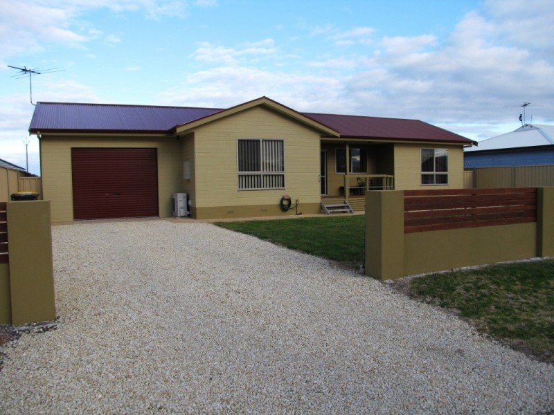 8 Shellsea Court, Pelican Point, Mount Gambier SA 5290