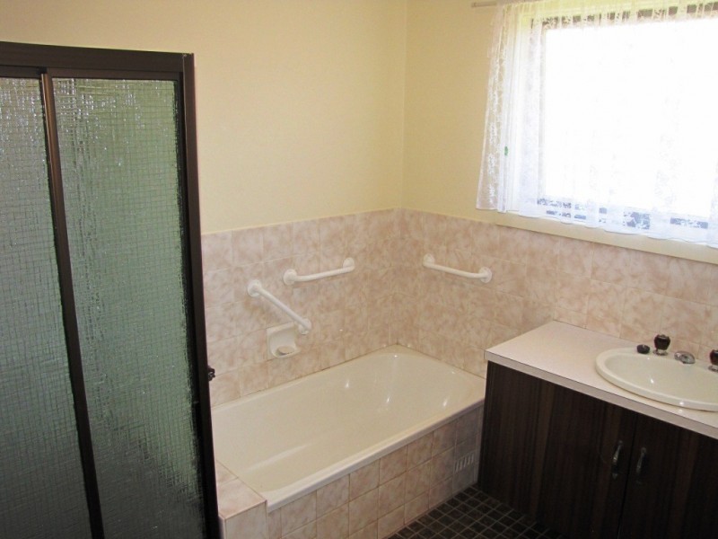 1 Ronald Grove, Mount Gambier SA 5290