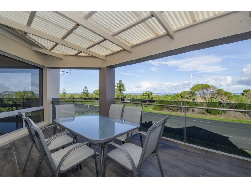 138 Sea Parade, Port Macdonnell SA 5291