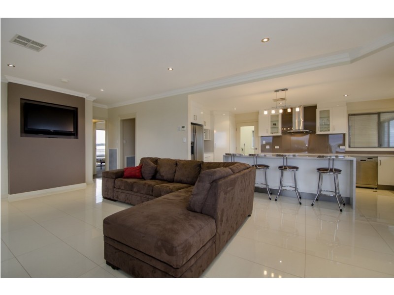 138 Sea Parade, Port Macdonnell SA 5291