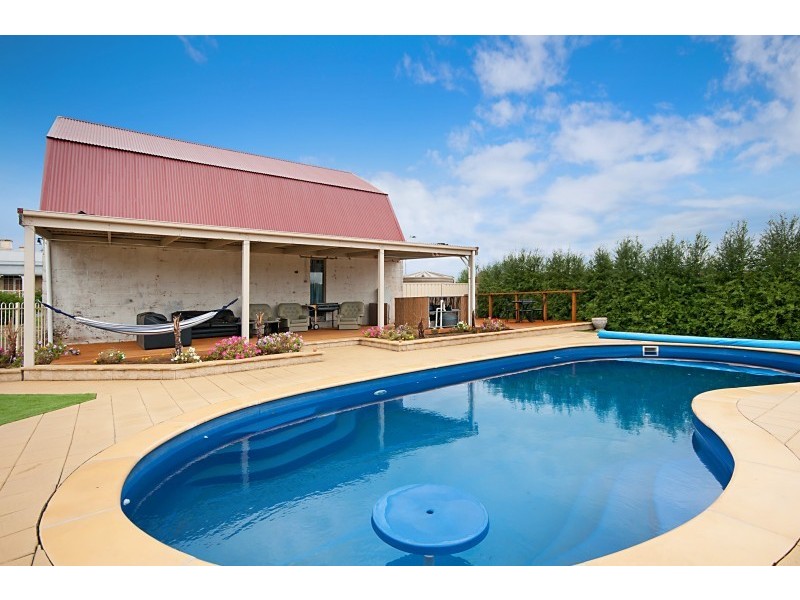 1 Ambrose Court, Worrolong SA 5291