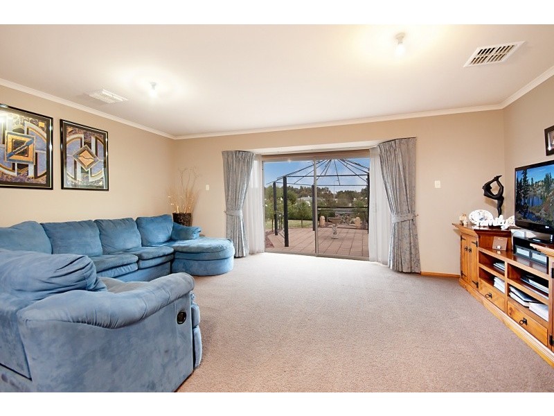 1 Ambrose Court, Worrolong SA 5291