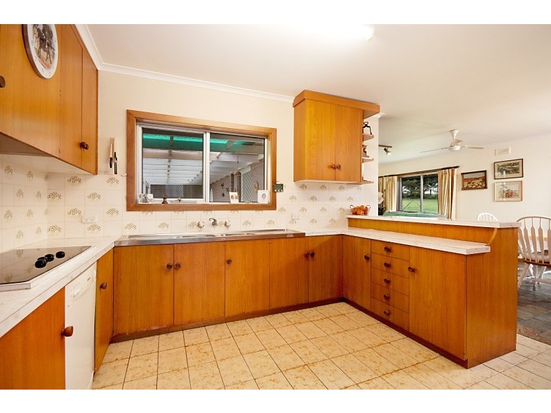 36 Sheathers Road, Caveton SA 5291